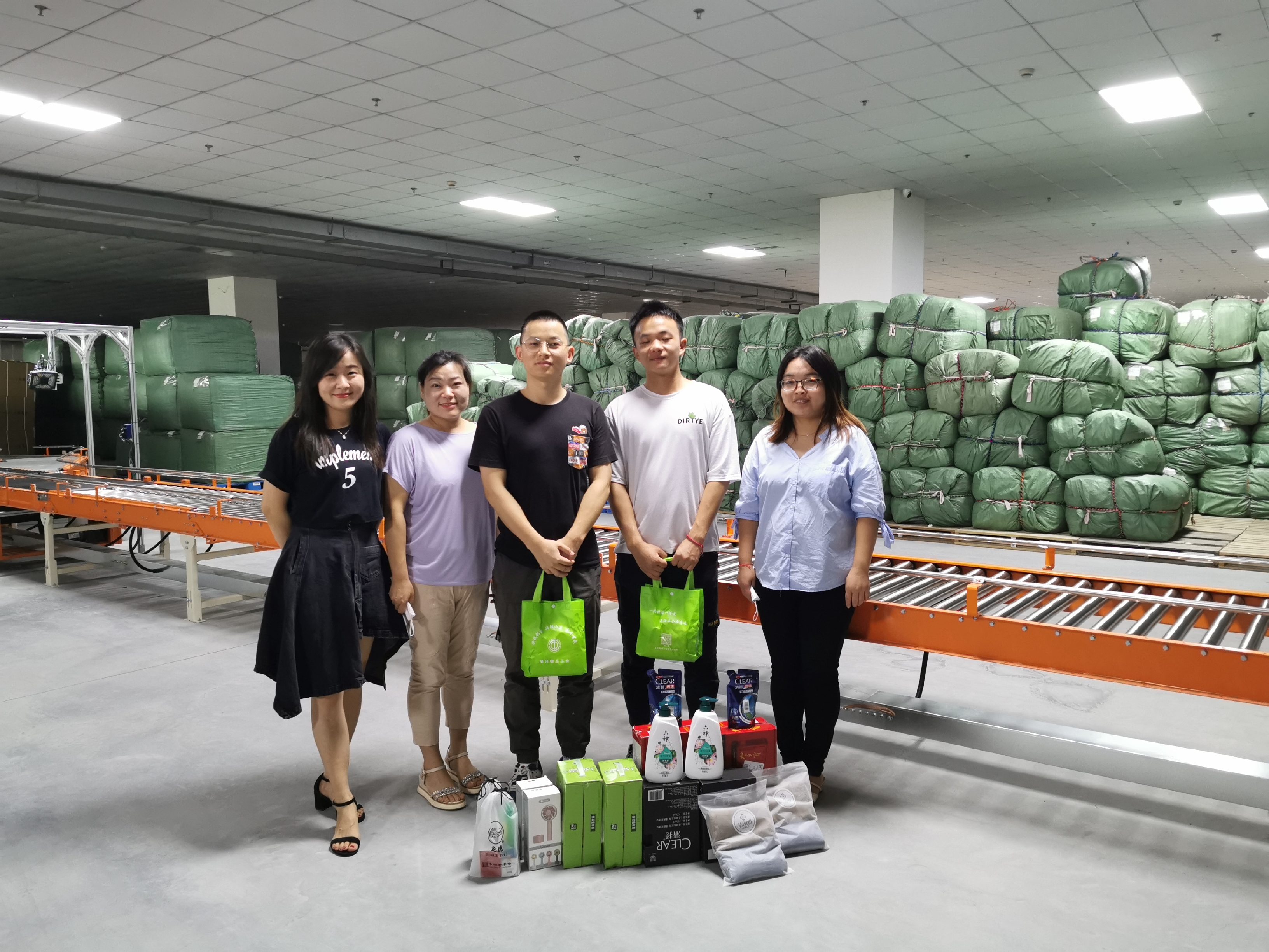 關愛職工 · 夏送清涼 | 寶開工會赴一線送清涼，致敬高溫下的堅守
